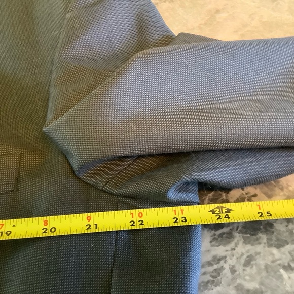 J Riggings full suit plaid size 42 L color gray and black. - Picture 7 of 14